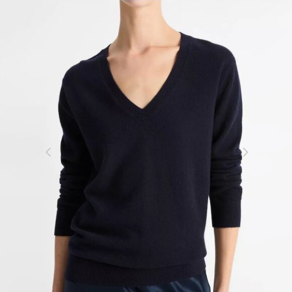 Vince Sweaters - Vince Cashmere Weekend V-Neck Sweater XS